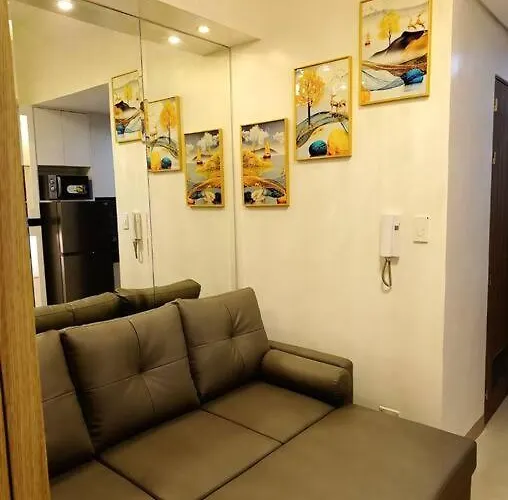 Skyia's Pod A Premier At Shore 2 Residences